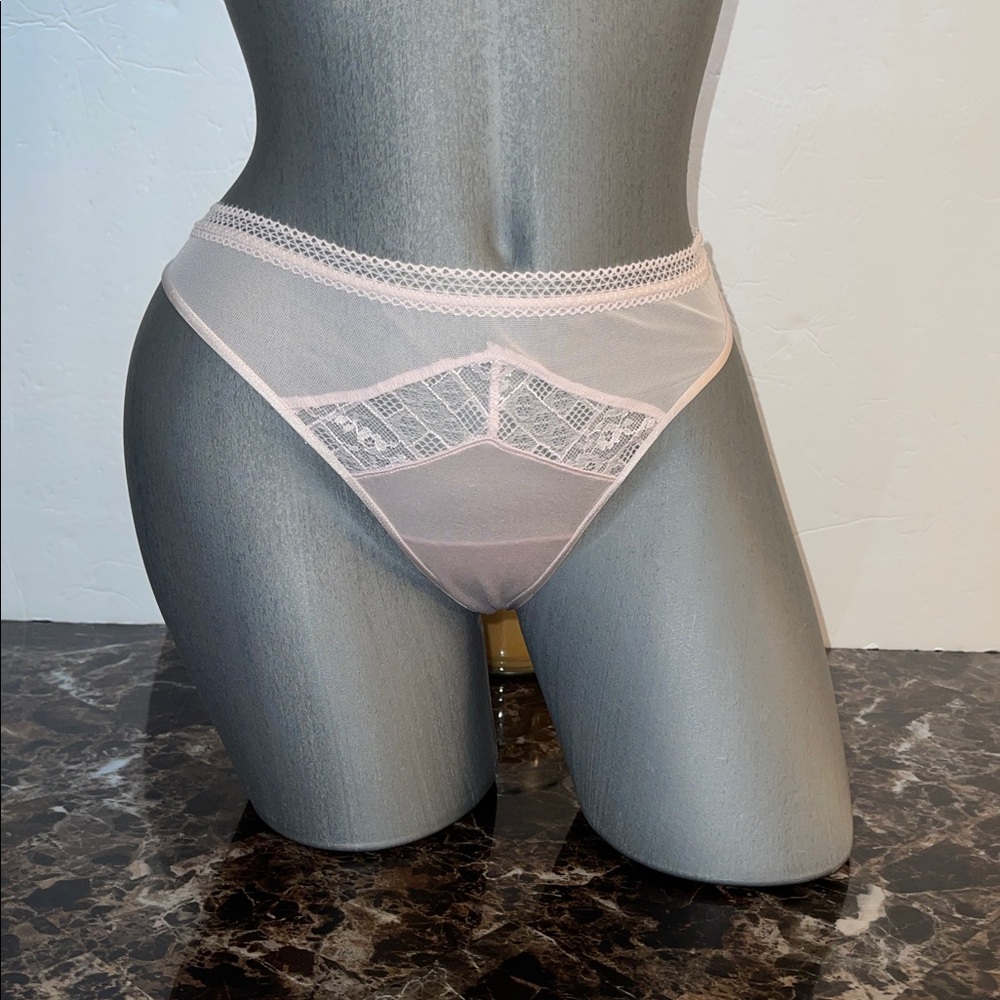 Victoria’s Secret Body By Victoria Thong Panty Underwear. NWT Sz Medium.